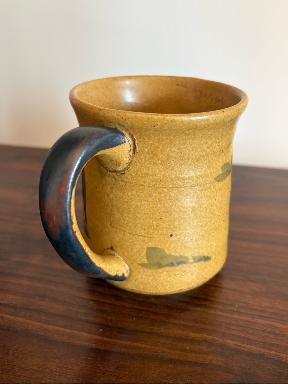 Vintage Stoneware Mugs – Hand-Decorated Horse and Fish Design Pair - Picture 3 of 8